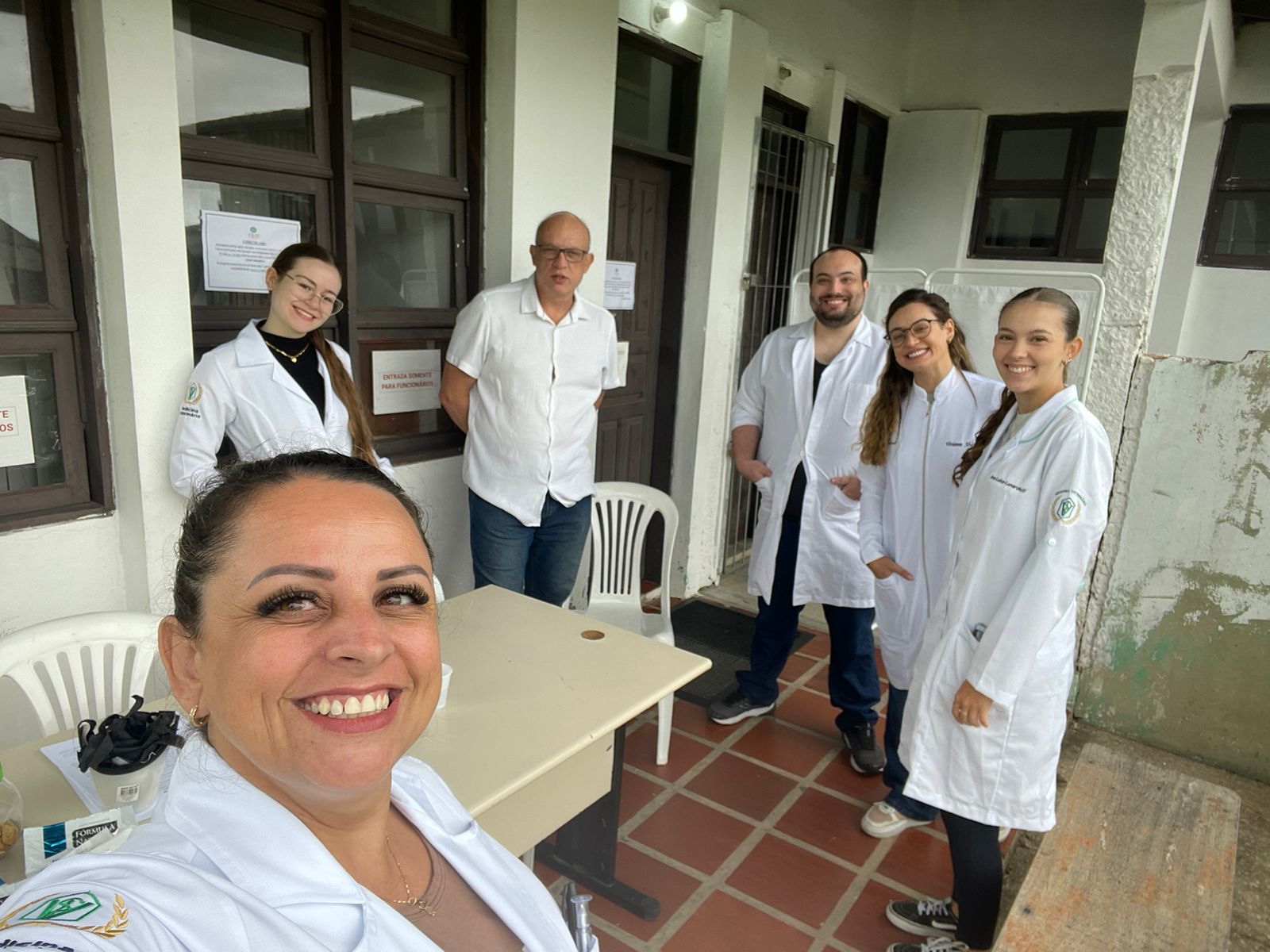 Estudantes de Medicina Veterinária da Unisul Pedra Branca oferecem atendimentos gratuitos em Bela Vista, Palhoça