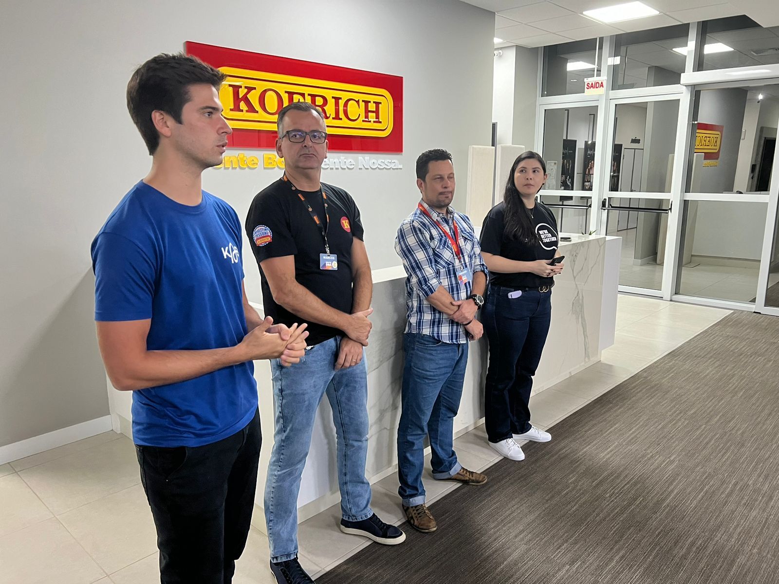 Alunos da UNISUL Florianópolis e Pedra Branca Desvendam os Bastidores da Empresa Koerich em Visita Técnica